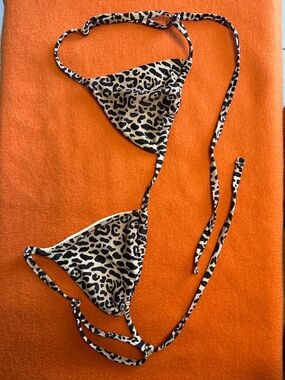 La Hearts Leopard Print Triangle Bikini Top - Beige & Black